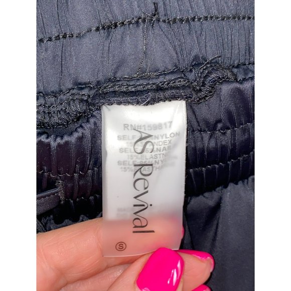 AS Revival Ladies Flowing Athletic Shorts Size Small - Picture 7 of 7